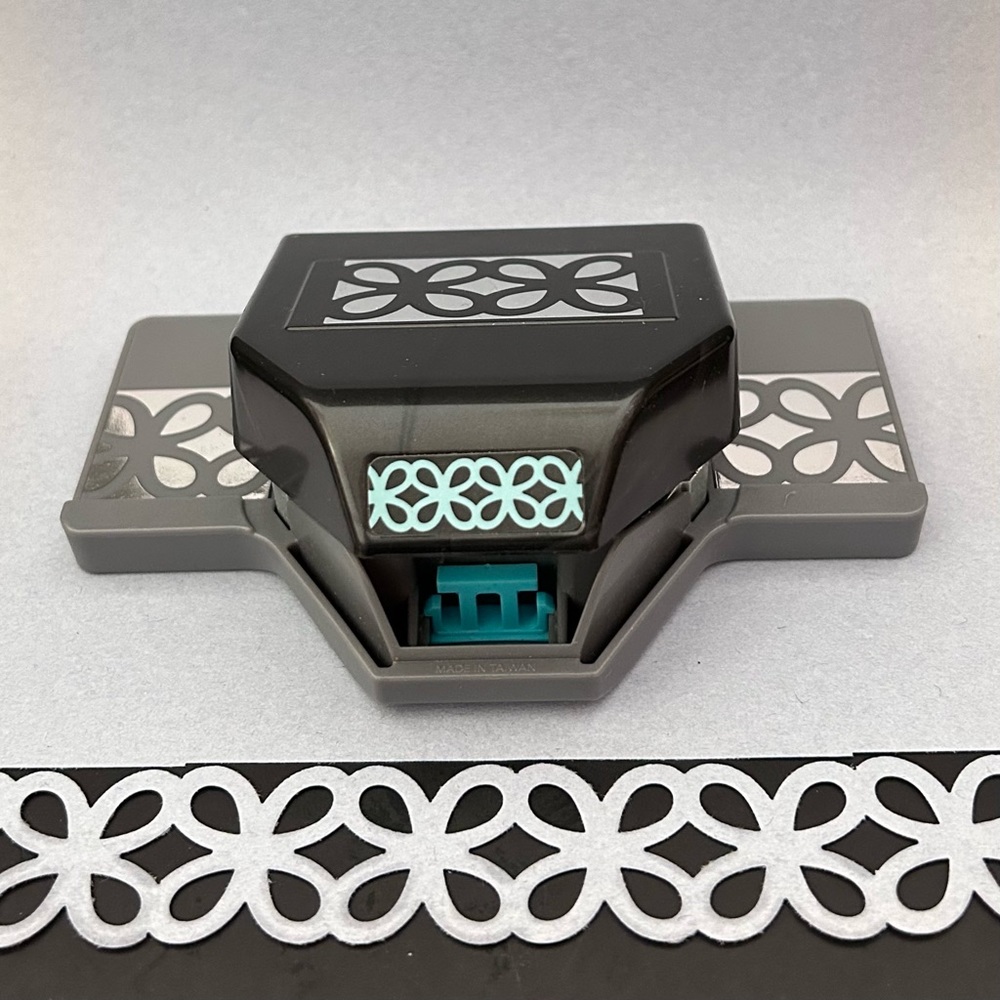EK Paper Shapers Punch large Edger Chinese Knot Chain